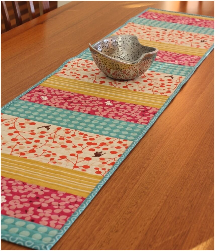 10 Ideas To Make A DIY Table Runner