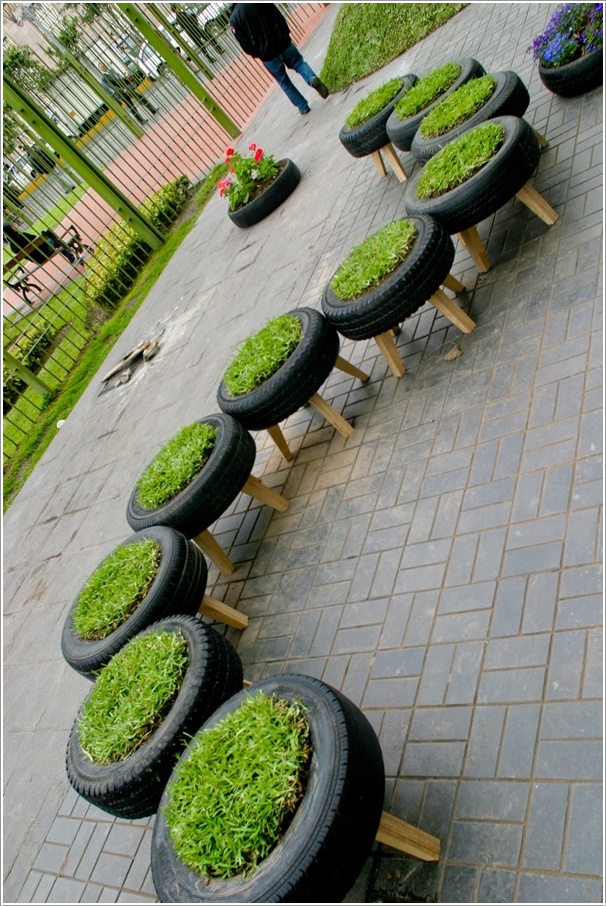 Cool Grass Tire Stools