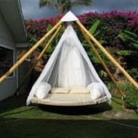 Floating Beds for Room and Garden…A Swinging Joy!!