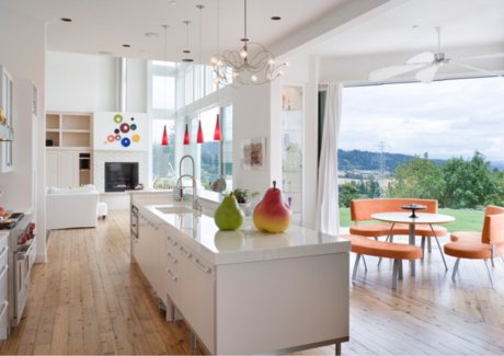 Cozzy and Sophisticated White Kitchen Design