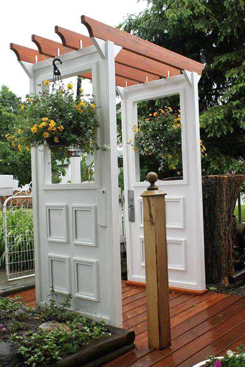 12+ Ideas to Recycle Old Doors and Windows for Garden Decor