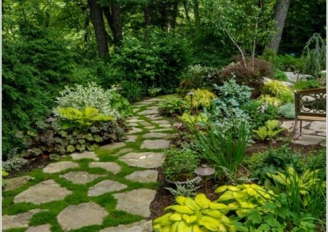 10 Cool Garden Walkway and Stepping Stones Combos 6