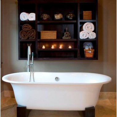 10 Chic and Classy Behind Bathtub Wall Ideas 4