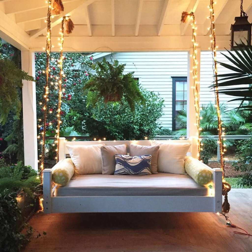 Relax and Enjoy in These Swing Beds