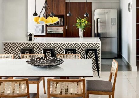 Black and White Kitchen