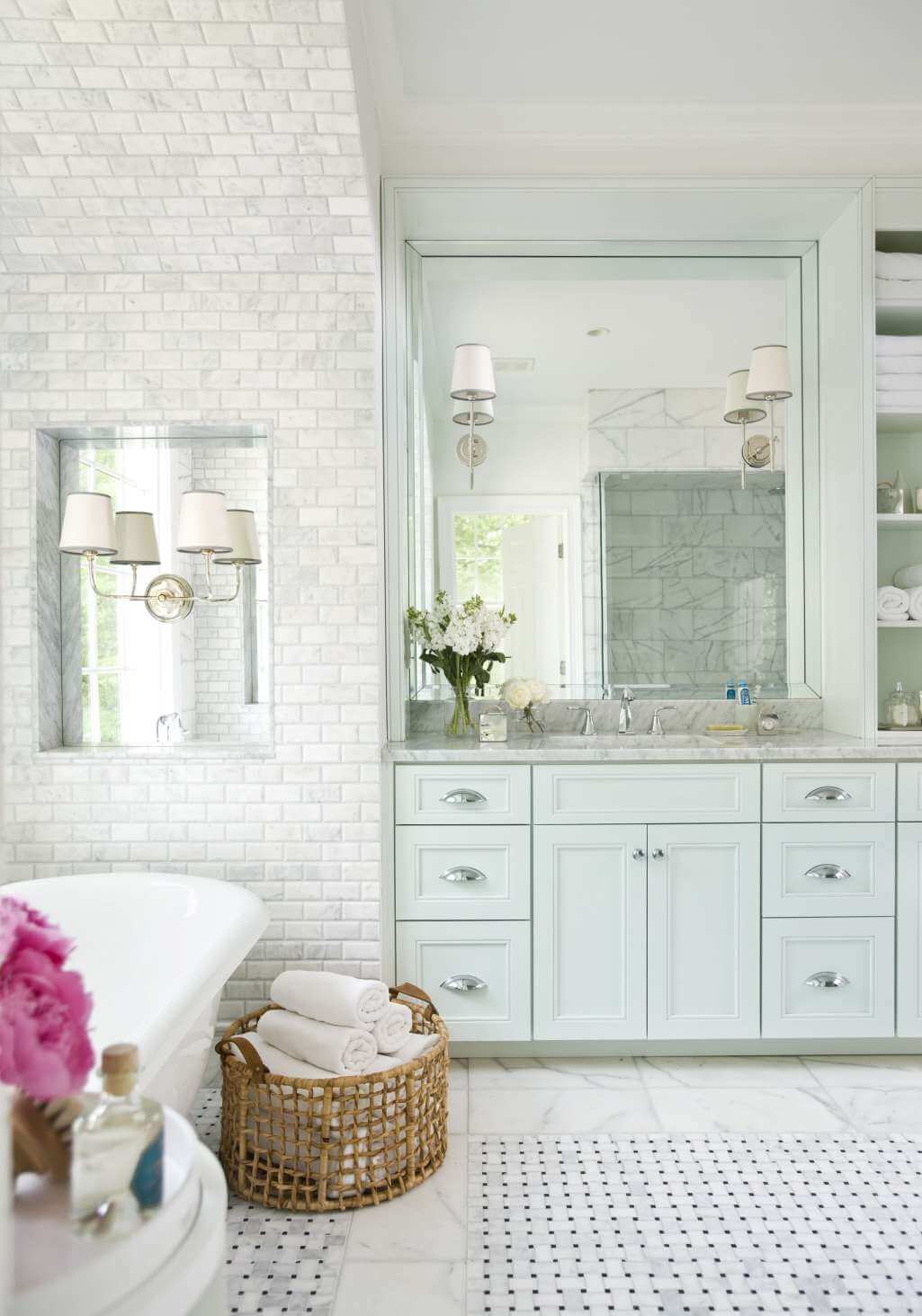 Ideas to Decorate a Bathroom with Light Blue Cabinets